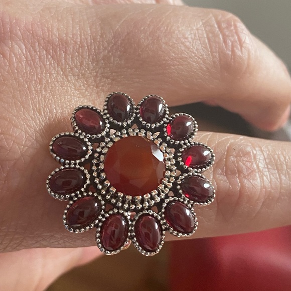 Garnet Cornelian sterling flower ring - Picture 3 of 4
